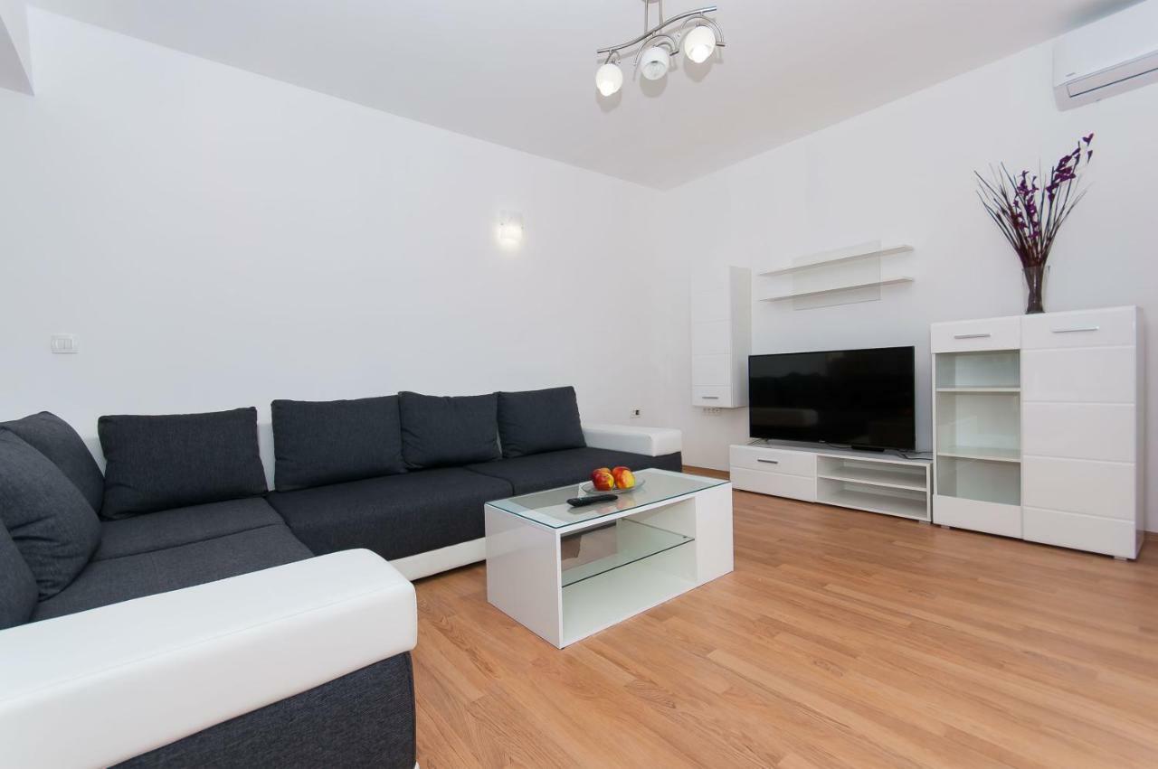 Apartman Mira- Omiš Eksteriør billede