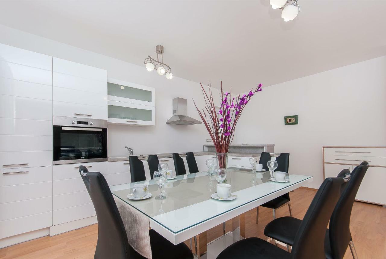 Apartman Mira- Omiš Eksteriør billede