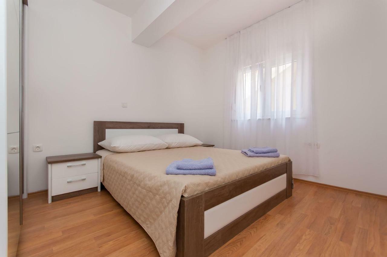 Apartman Mira- Omiš Eksteriør billede